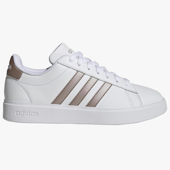 adidas Shoes - Adidas NWT Grand Court 2.0 Platinum Metallic shoes women’s 8.5